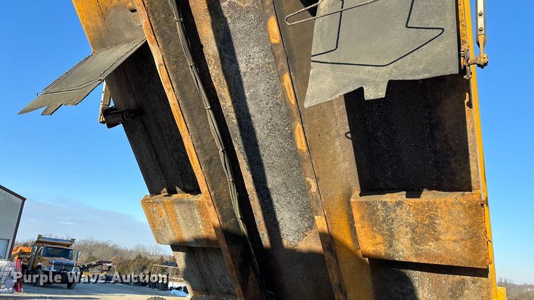 image for item FG0047 2012 International WorkStar 7500 dump truck