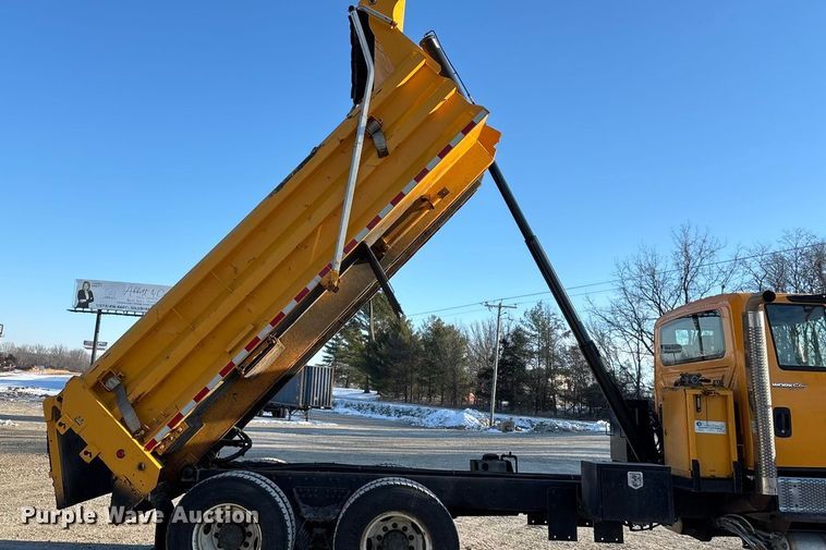 image for item FG0047 2012 International WorkStar 7500 dump truck