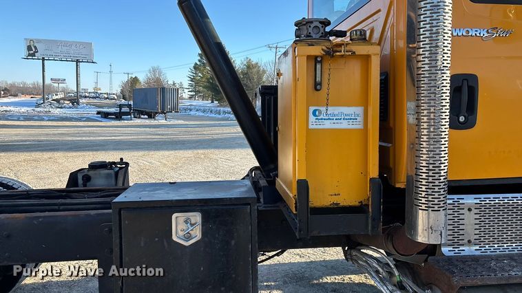 image for item FG0047 2012 International WorkStar 7500 dump truck