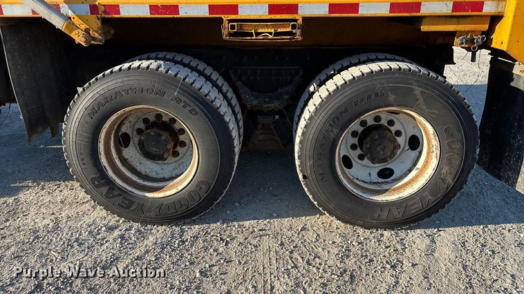 image for item FG0047 2012 International WorkStar 7500 dump truck