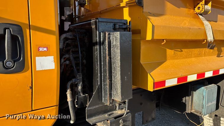 image for item FG0047 2012 International WorkStar 7500 dump truck