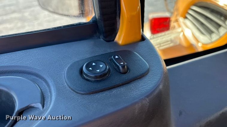 image for item FG0047 2012 International WorkStar 7500 dump truck