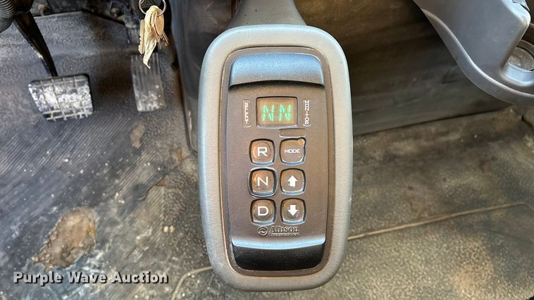 image for item FG0047 2012 International WorkStar 7500 dump truck