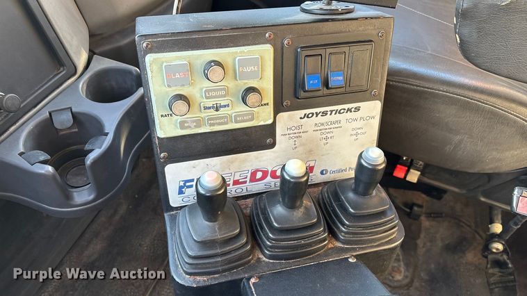 image for item FG0047 2012 International WorkStar 7500 dump truck