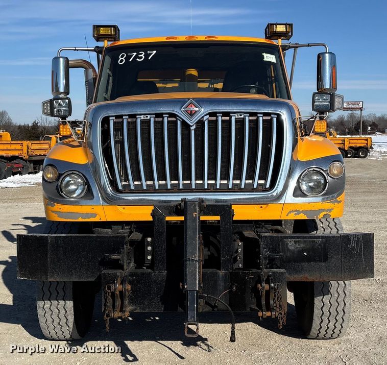 image for item FG0048 2013 International 7500 WorkStar dump truck
