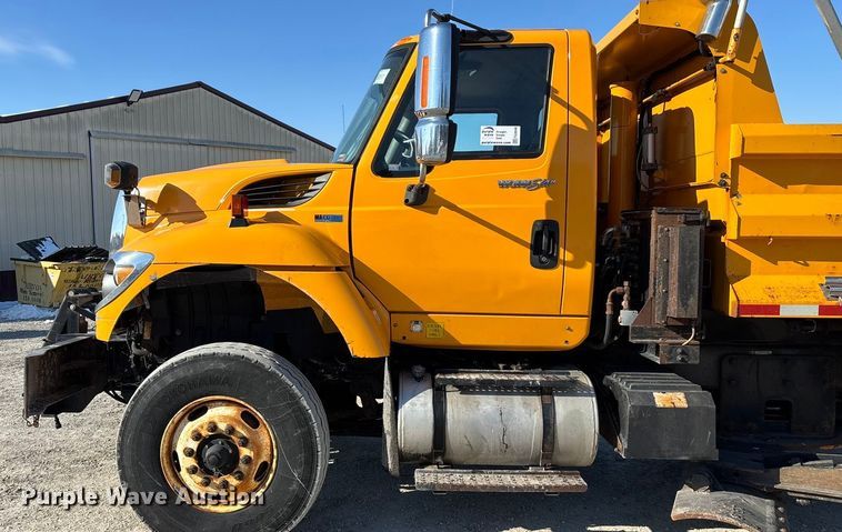 image for item FG0048 2013 International 7500 WorkStar dump truck