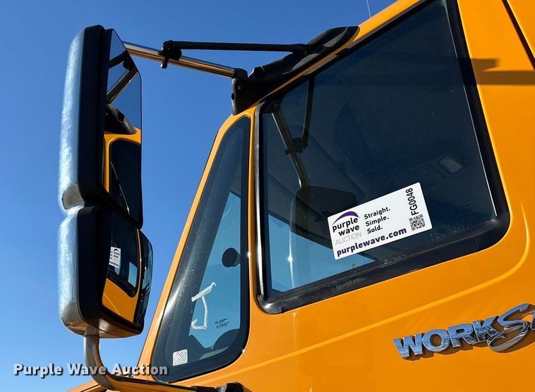 image for item FG0048 2013 International 7500 WorkStar dump truck