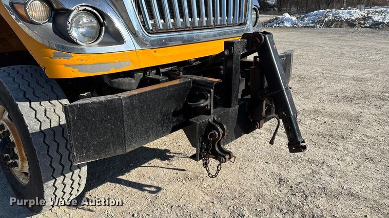 image for item FG0048 2013 International 7500 WorkStar dump truck