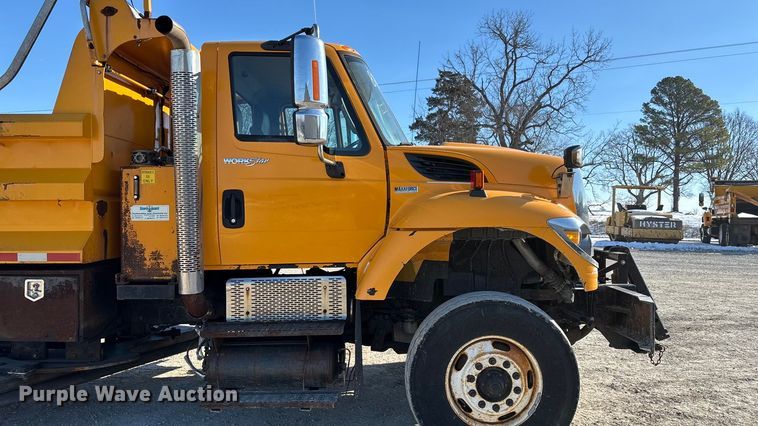 image for item FG0048 2013 International 7500 WorkStar dump truck