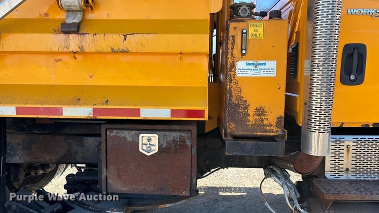 image for item FG0048 2013 International 7500 WorkStar dump truck
