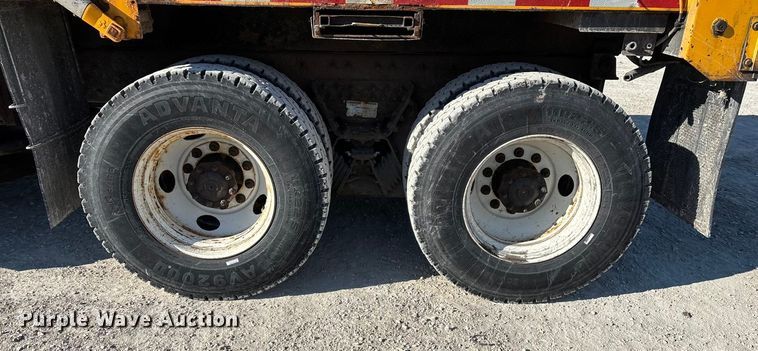 image for item FG0048 2013 International 7500 WorkStar dump truck