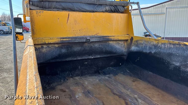 image for item FG0048 2013 International 7500 WorkStar dump truck