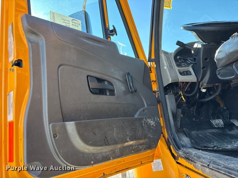 image for item FG0048 2013 International 7500 WorkStar dump truck