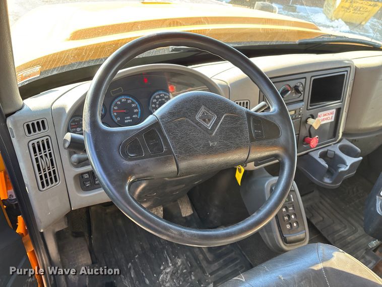 image for item FG0048 2013 International 7500 WorkStar dump truck