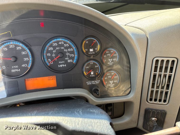 image for item FG0048 2013 International 7500 WorkStar dump truck