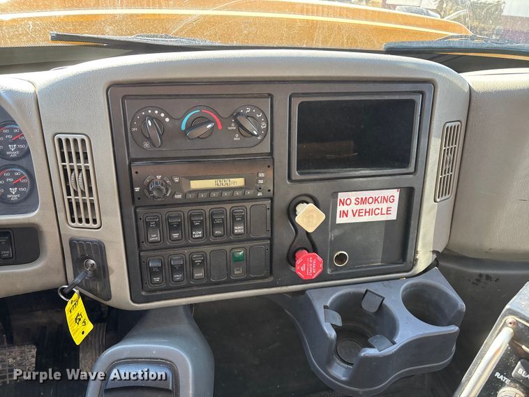 image for item FG0048 2013 International 7500 WorkStar dump truck