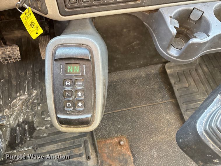 image for item FG0048 2013 International 7500 WorkStar dump truck