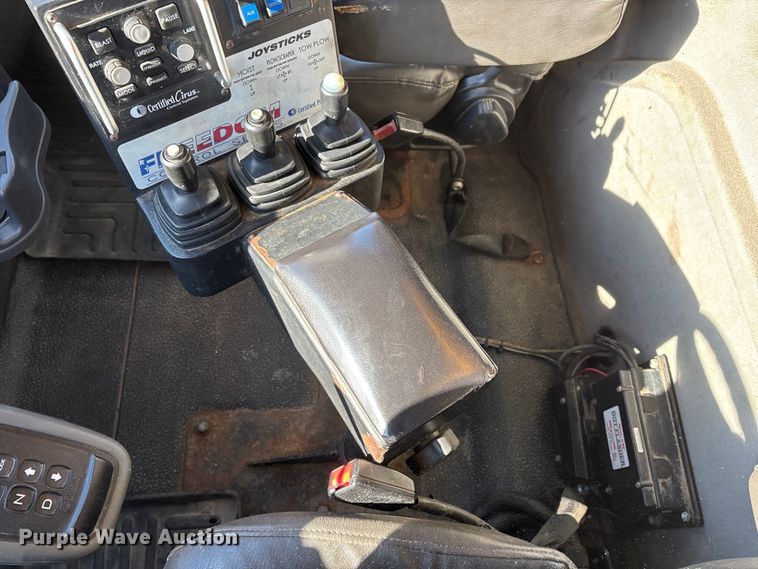 image for item FG0048 2013 International 7500 WorkStar dump truck