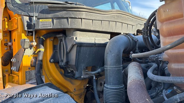 image for item FG0048 2013 International 7500 WorkStar dump truck