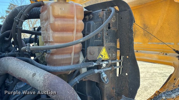 image for item FG0048 2013 International 7500 WorkStar dump truck