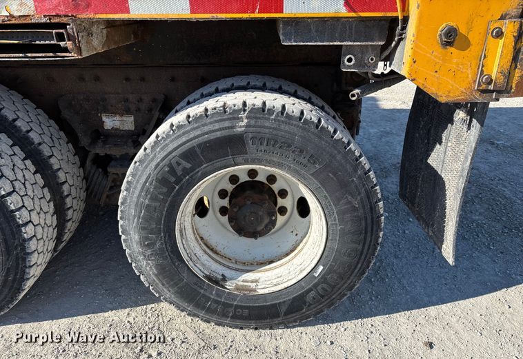 image for item FG0048 2013 International 7500 WorkStar dump truck