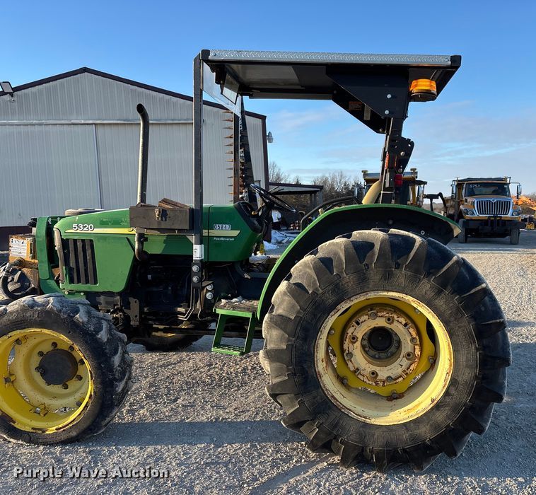 image for item FG0049 John Deere 5320 MFWD tractor