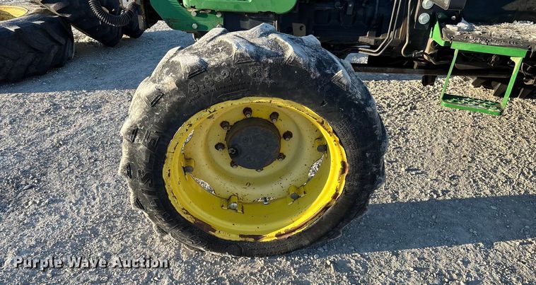 image for item FG0049 John Deere 5320 MFWD tractor