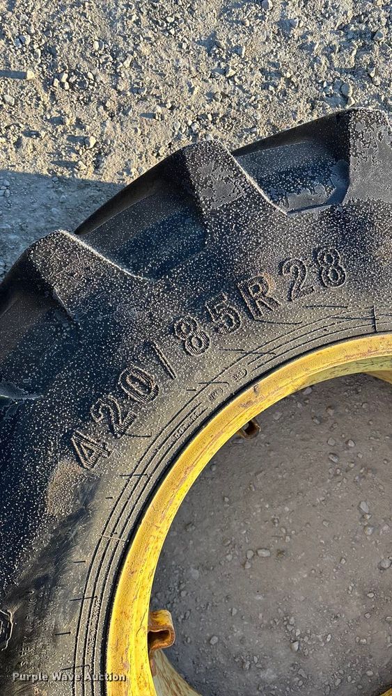 image for item FG0049 John Deere 5320 MFWD tractor