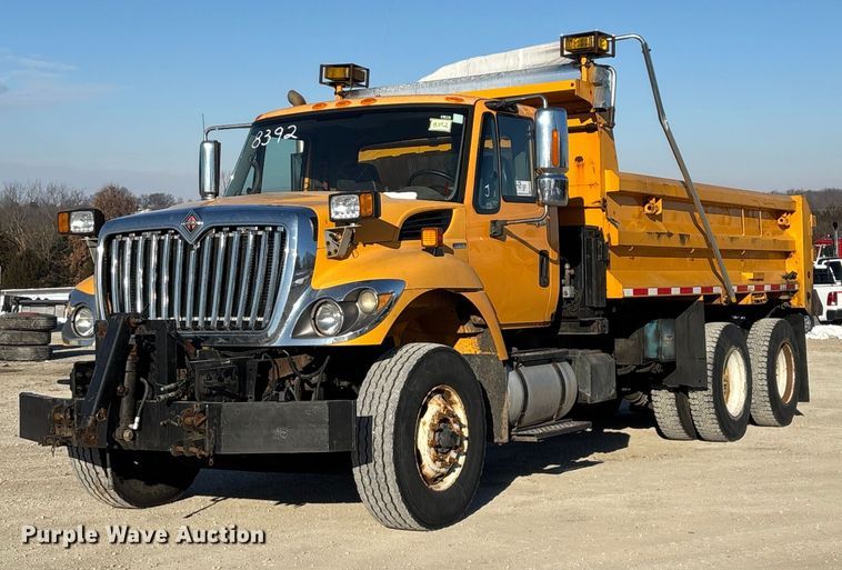 image for item FG0050 2010 International 7500 WorkStar dump truck