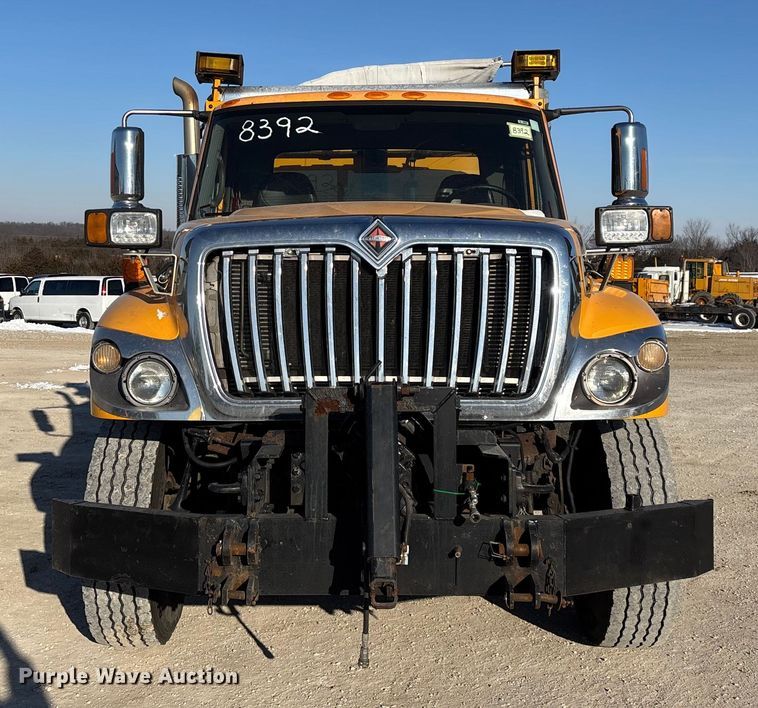 image for item FG0050 2010 International 7500 WorkStar dump truck
