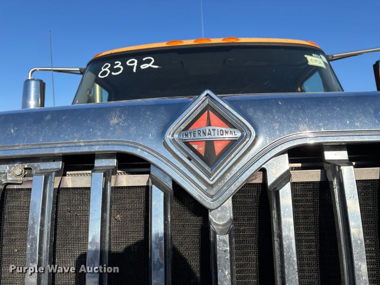 image for item FG0050 2010 International 7500 WorkStar dump truck