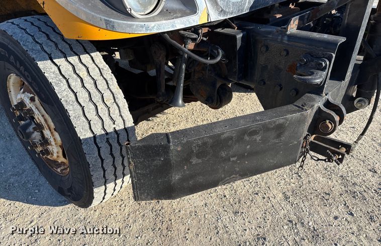 image for item FG0050 2010 International 7500 WorkStar dump truck