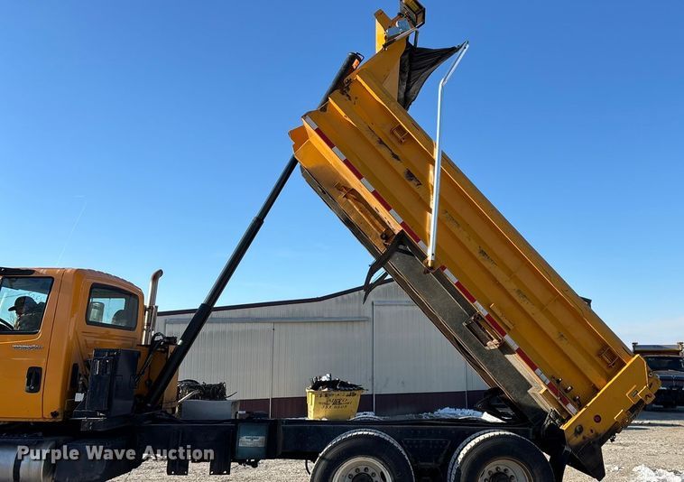 image for item FG0050 2010 International 7500 WorkStar dump truck