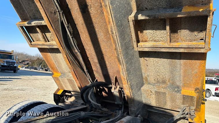 image for item FG0050 2010 International 7500 WorkStar dump truck