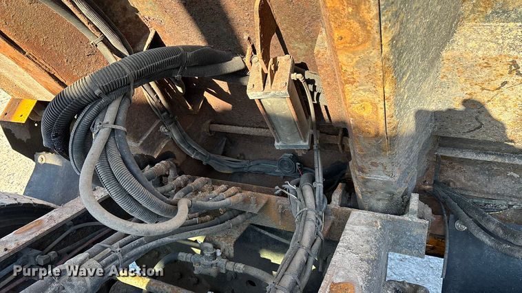 image for item FG0050 2010 International 7500 WorkStar dump truck