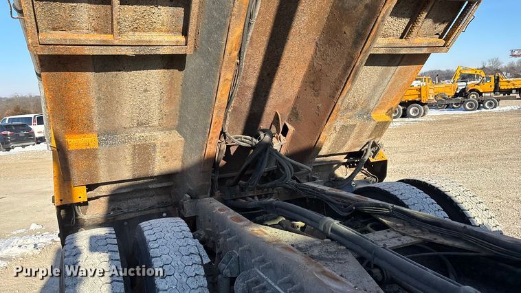 image for item FG0050 2010 International 7500 WorkStar dump truck