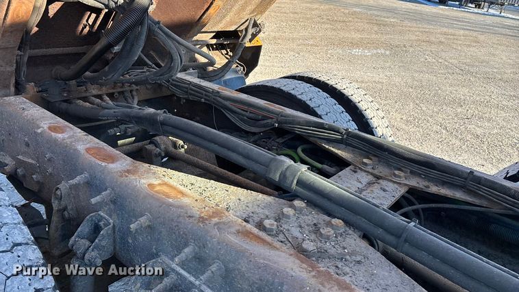 image for item FG0050 2010 International 7500 WorkStar dump truck