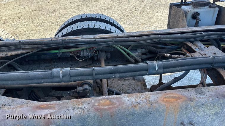 image for item FG0050 2010 International 7500 WorkStar dump truck