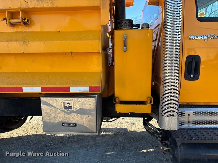 image for item FG0050 2010 International 7500 WorkStar dump truck