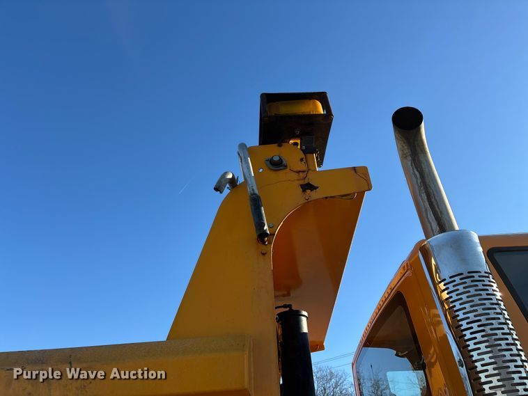 image for item FG0050 2010 International 7500 WorkStar dump truck