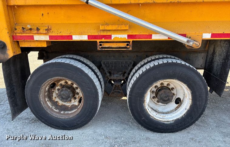 image for item FG0050 2010 International 7500 WorkStar dump truck