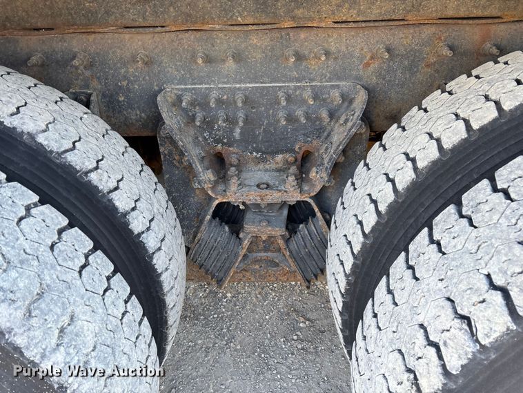 image for item FG0050 2010 International 7500 WorkStar dump truck