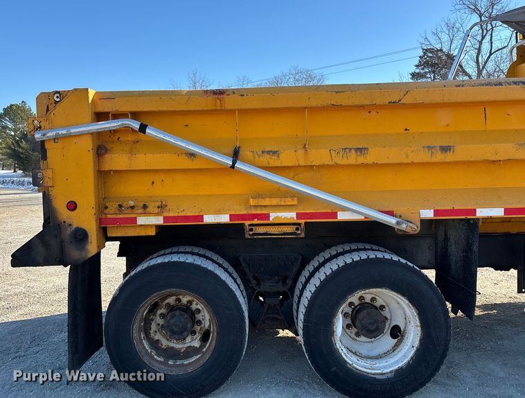 image for item FG0050 2010 International 7500 WorkStar dump truck