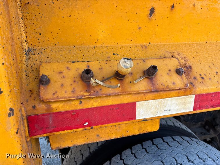 image for item FG0050 2010 International 7500 WorkStar dump truck