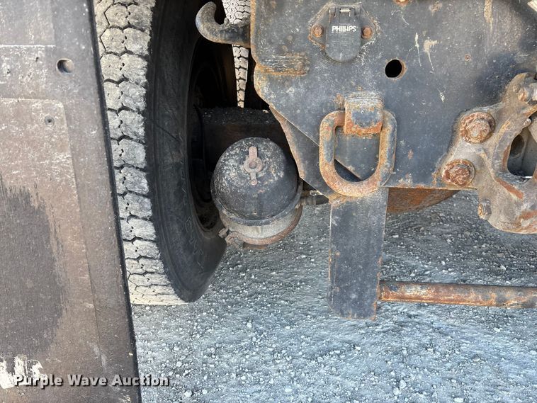 image for item FG0050 2010 International 7500 WorkStar dump truck