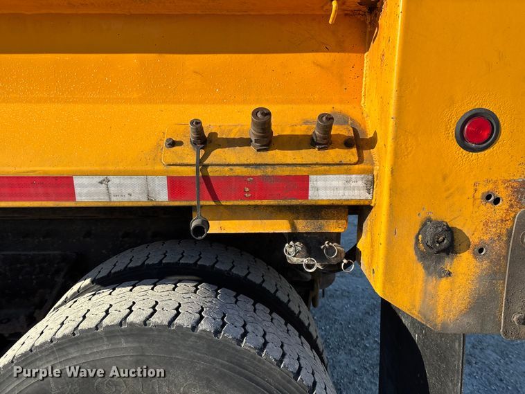 image for item FG0050 2010 International 7500 WorkStar dump truck