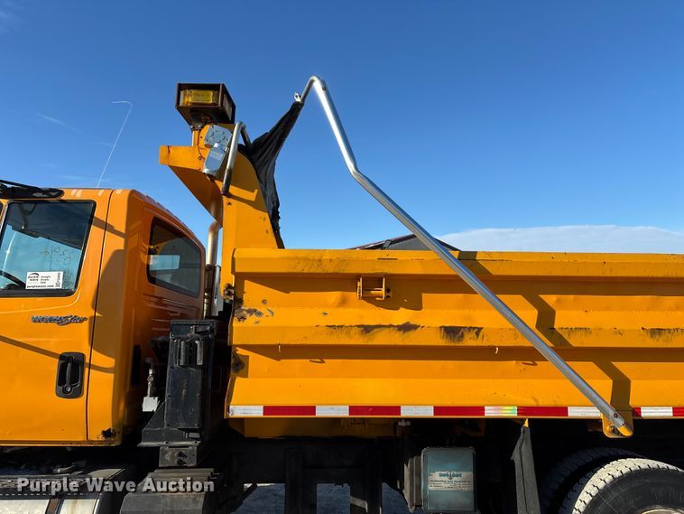 image for item FG0050 2010 International 7500 WorkStar dump truck