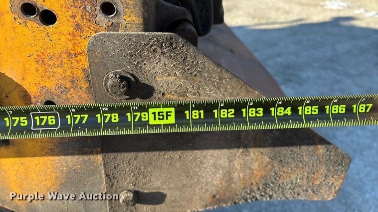 image for item FG0050 2010 International 7500 WorkStar dump truck