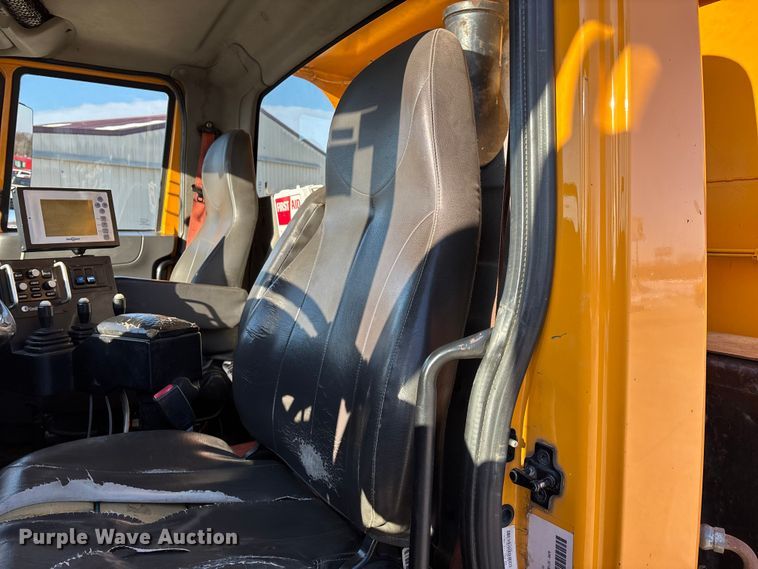 image for item FG0050 2010 International 7500 WorkStar dump truck