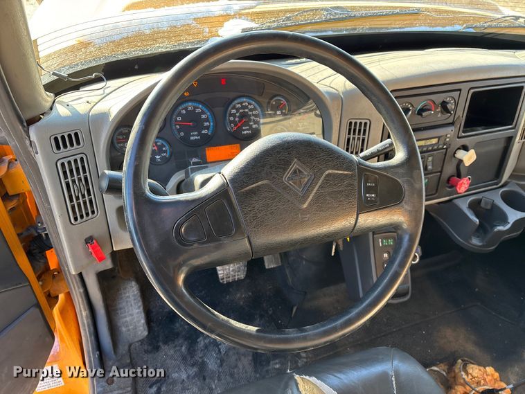 image for item FG0050 2010 International 7500 WorkStar dump truck